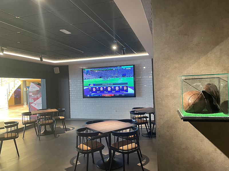 009_alta_playaballena Legends Sport Bar.jpg